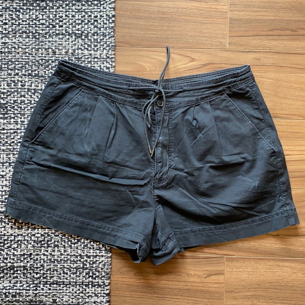 AE Khaki Walking Shorts